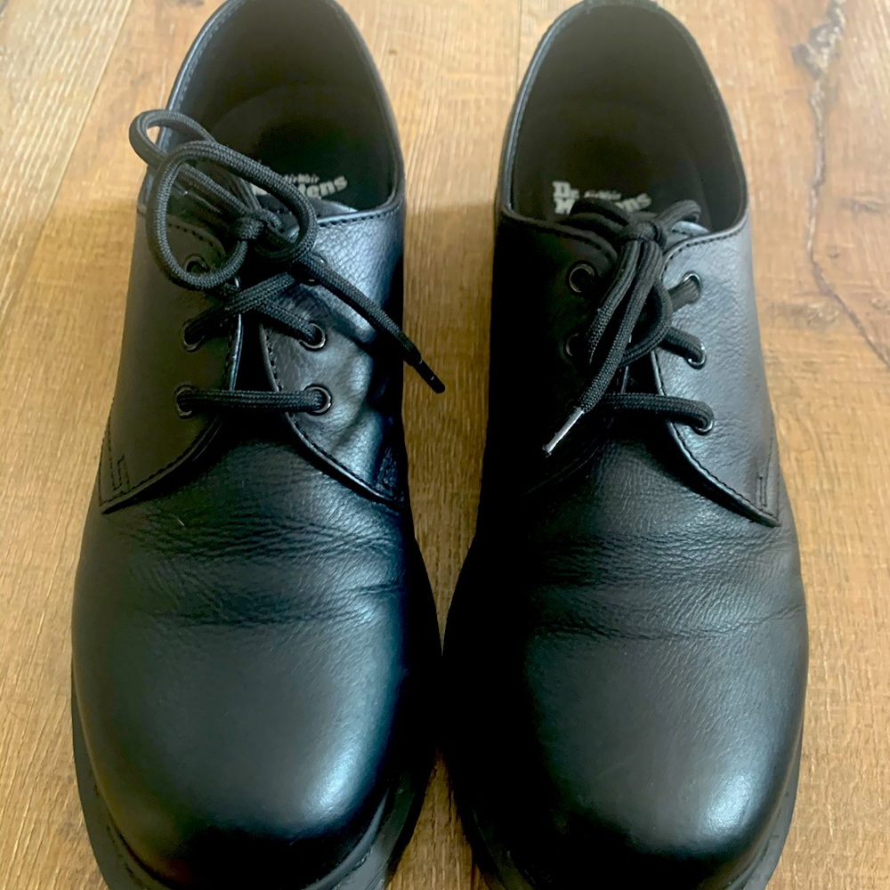 ♥️♥️♥️ SOLD ♥️♥️♥️3-hole Women’s Dr. Martens